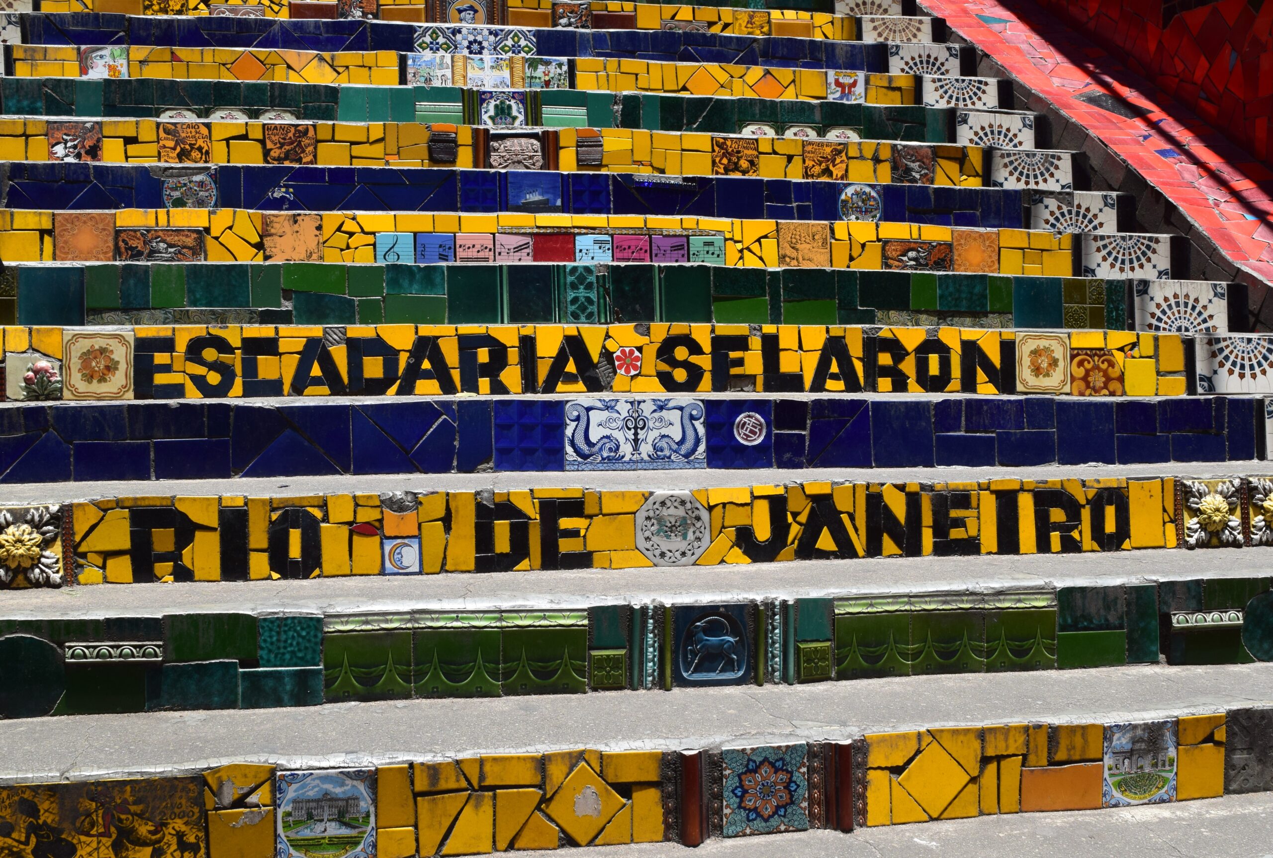 04 - ESCADARIA SELARON